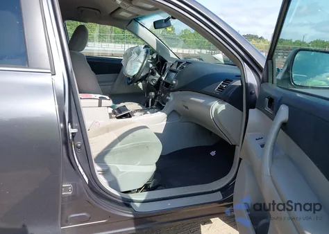 2013 Toyota Highlander Base Plus V6 from USA, damaged, VIN 5TDBK3EH9DS272200